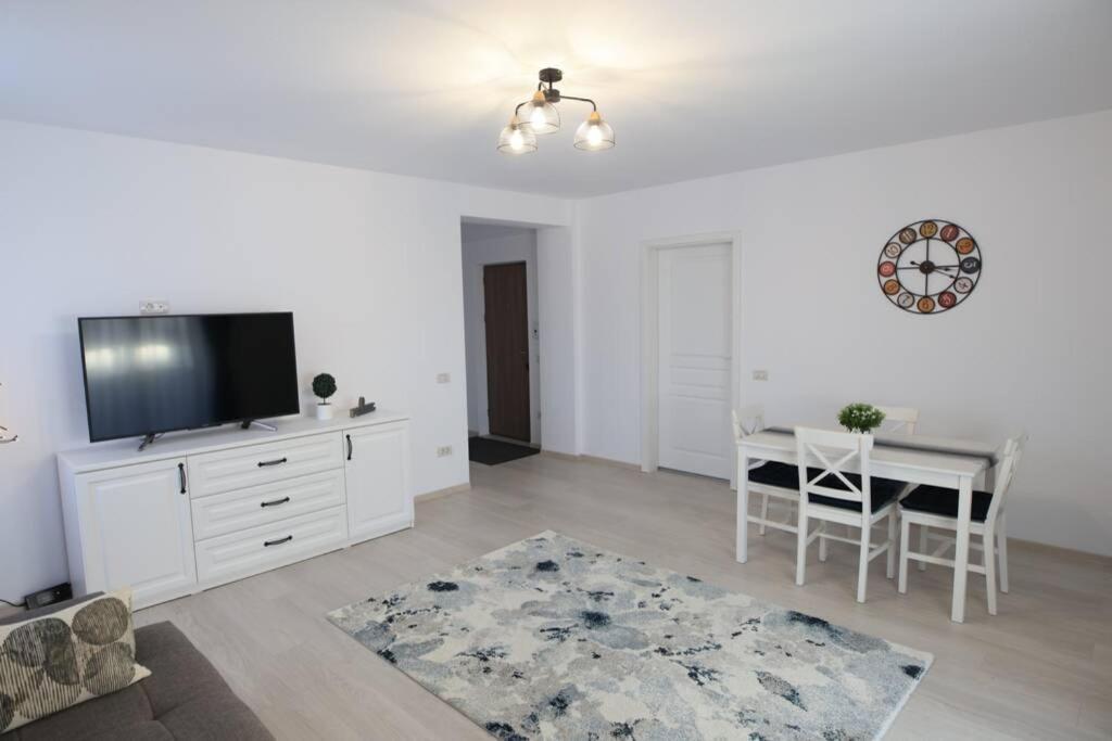 White Apartment Gura Humorului, Bucovina, Voronet المظهر الخارجي الصورة