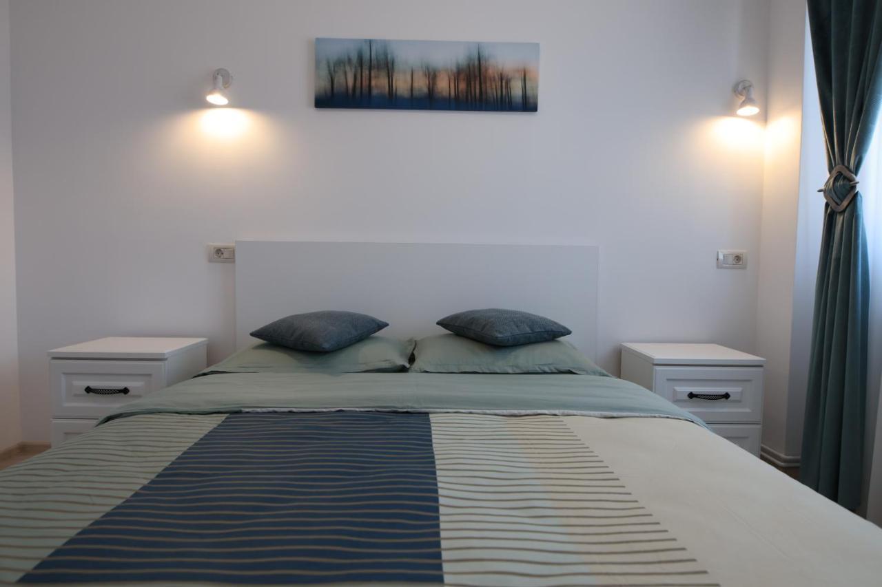 White Apartment Gura Humorului, Bucovina, Voronet المظهر الخارجي الصورة