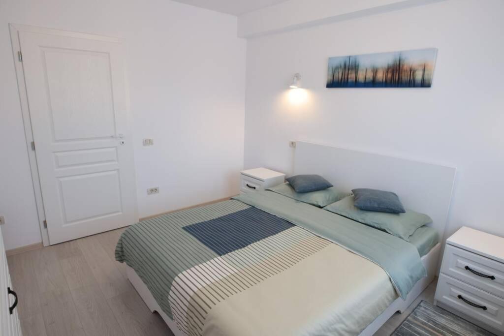 White Apartment Gura Humorului, Bucovina, Voronet المظهر الخارجي الصورة